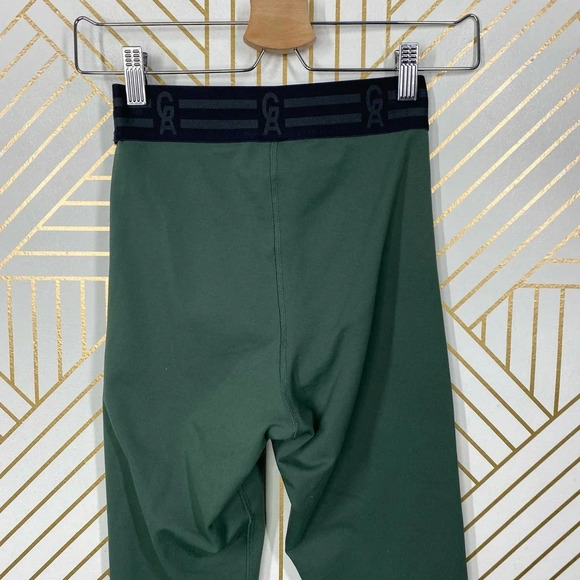 Good American Icon Capri Legging Olive - Picture 8 of 9